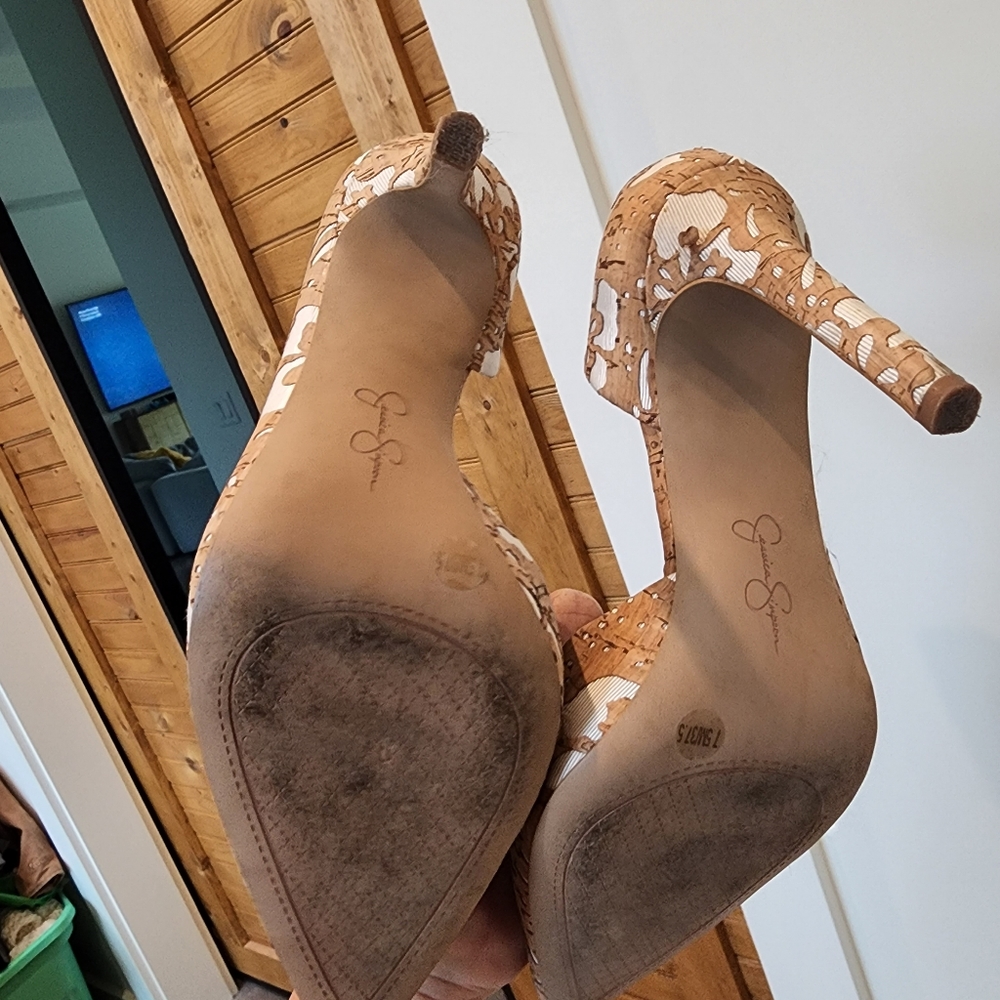 Jessica Simpson stilettos